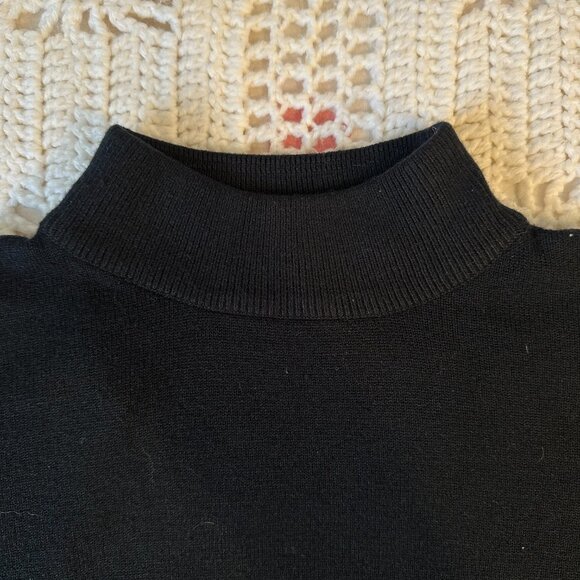 100% Acrylic Long Sleeve Lightweight Sweater - Picture 4 of 6